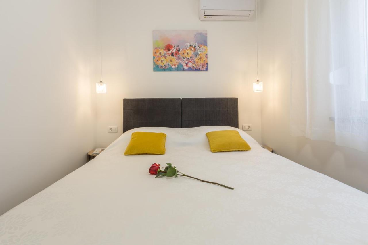 PUY Sylvia Center Apartment מראה חיצוני תמונה