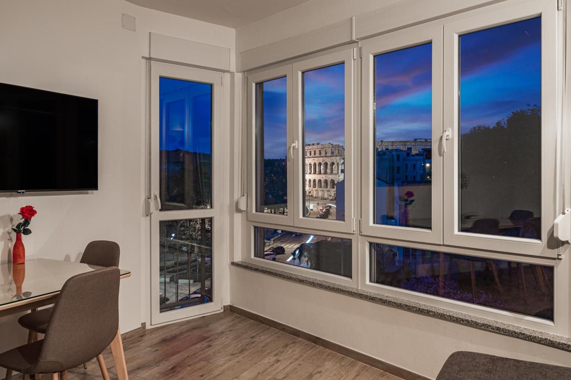 PUY Sylvia Center Apartment מראה חיצוני תמונה