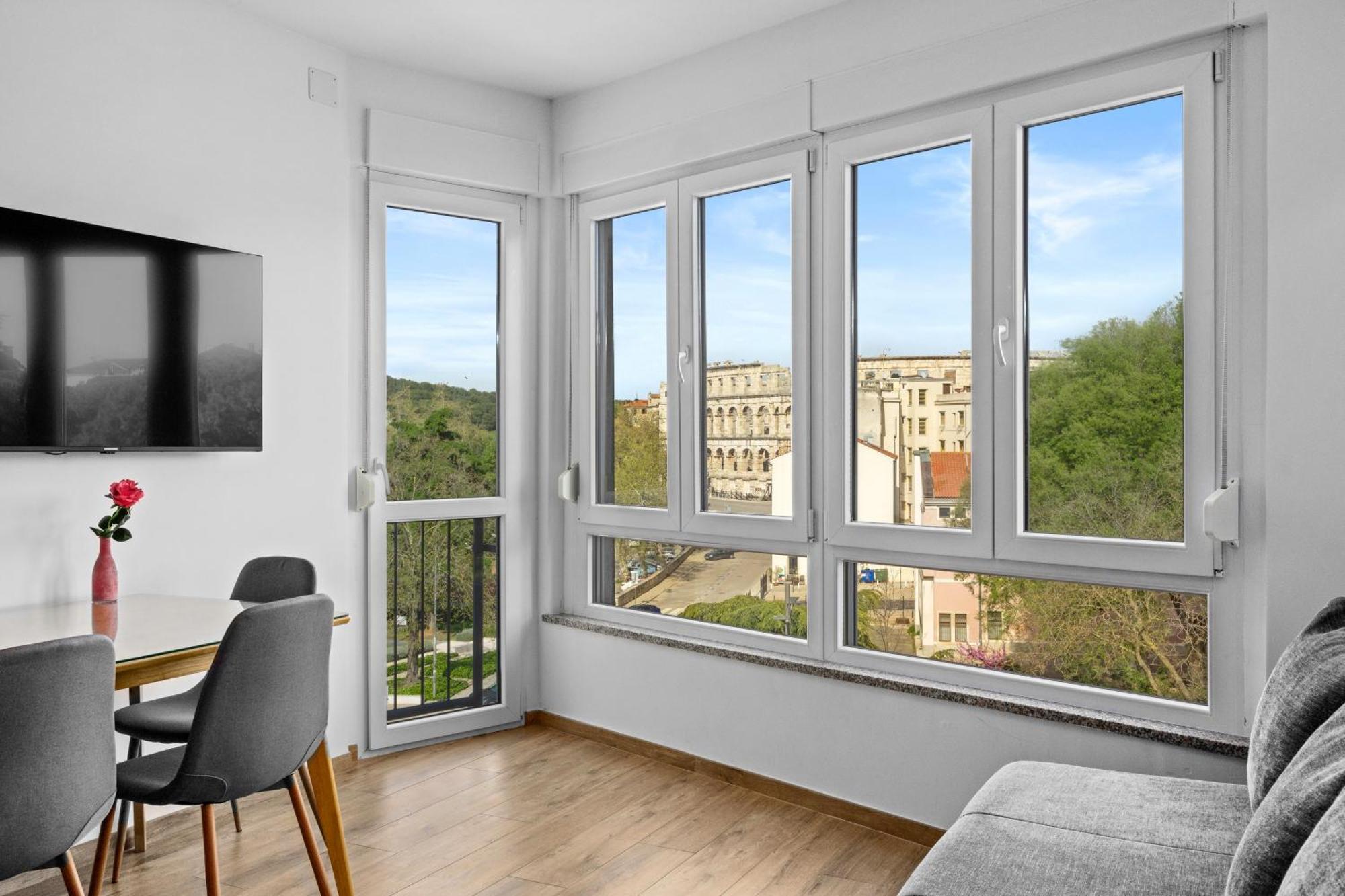 PUY Sylvia Center Apartment מראה חיצוני תמונה